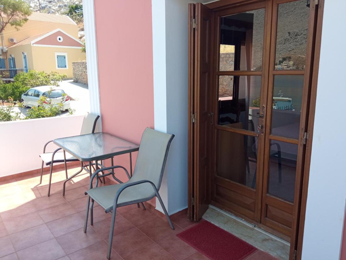 Pedi Breeze Lägenhet Symi Exteriör bild