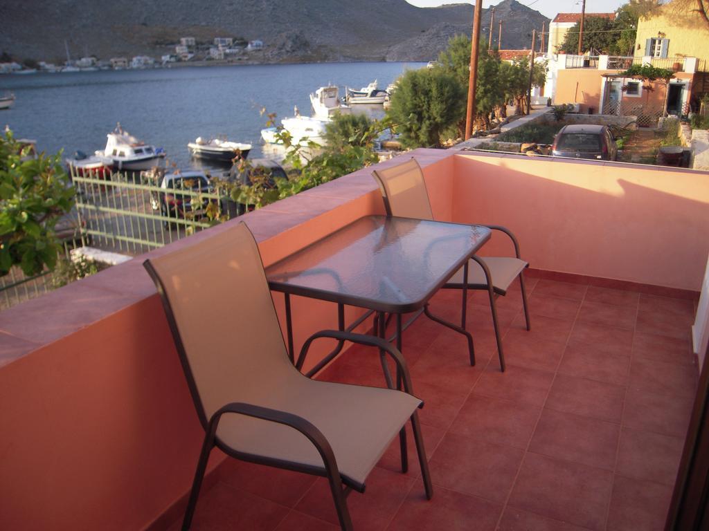 Pedi Breeze Lägenhet Symi Exteriör bild